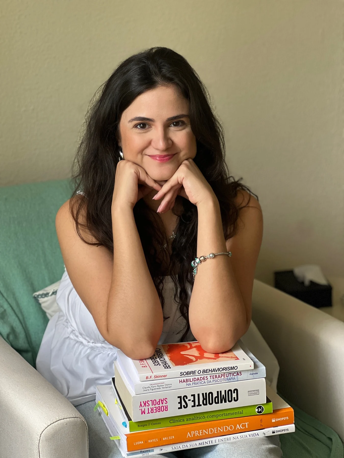 Giovanna Cavalheiro em consultório
